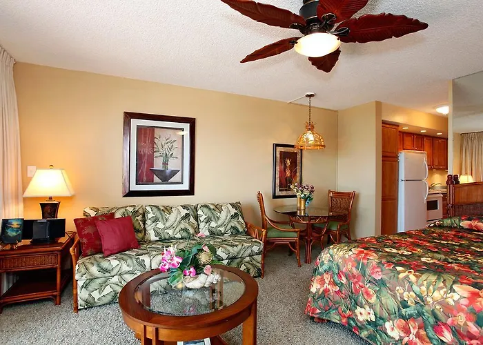 Deluxe Oceanfront Queen Studio
