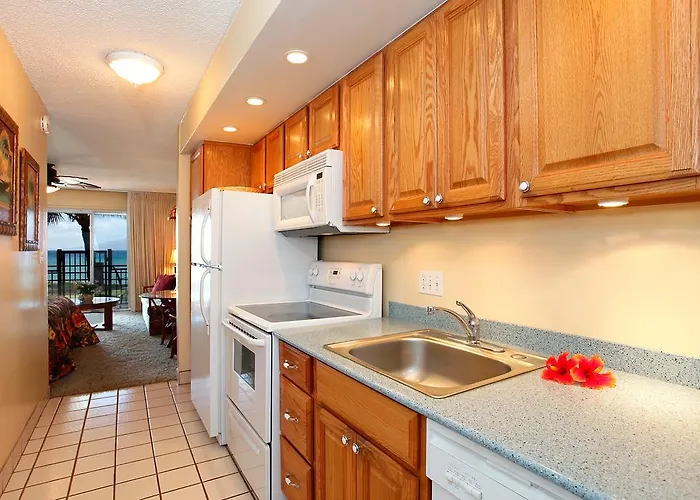 Deluxe Oceanfront Queen Studio