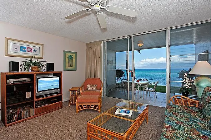 Standard One-Bedroom Oceanfront Queen Room