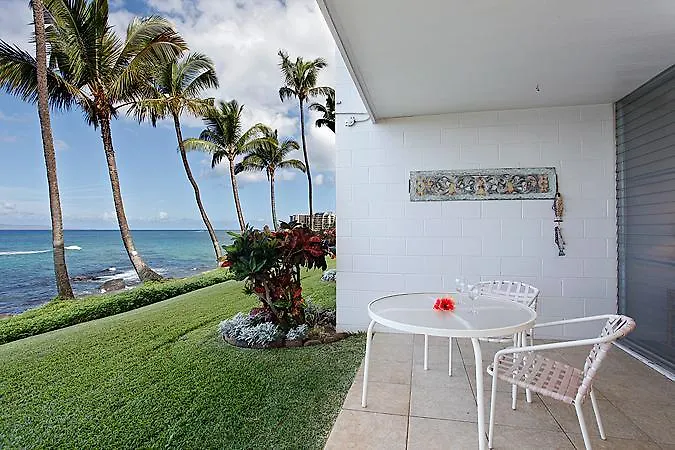 Standard One-Bedroom Oceanfront Queen Room