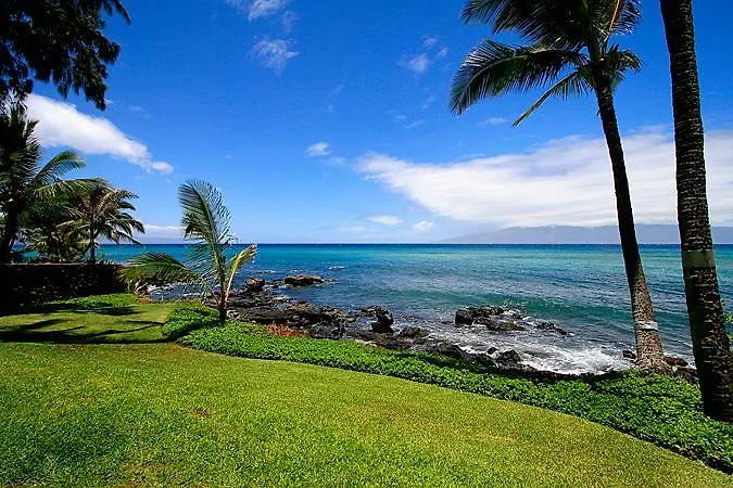 Standard Two-Bedroom Oceanfront Twin Room