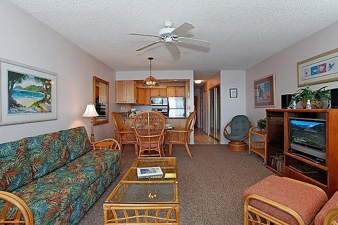 Standard One-Bedroom Oceanfront Queen Room